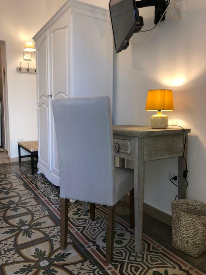 Petite Maison Ta *